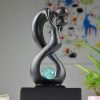Fontaine Moderne Les Amoureux en Noir (amor)